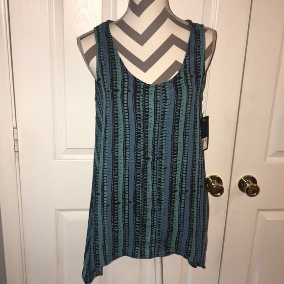 GNW Tops - 🆕 NWT GNW Feathered Tank Blouse L